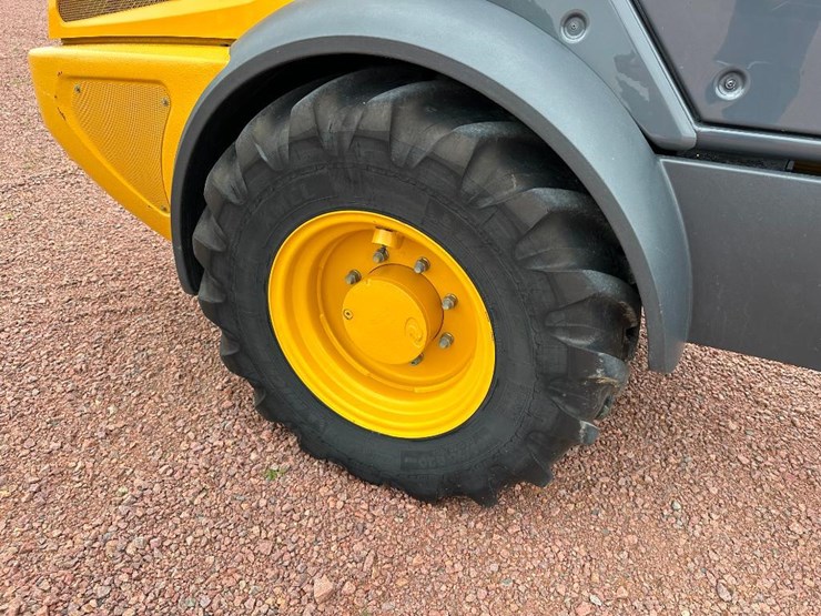 2017-deere-304l-image-15
