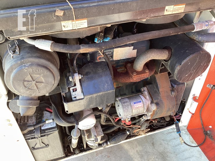 2014-bobcat-s70-image-12