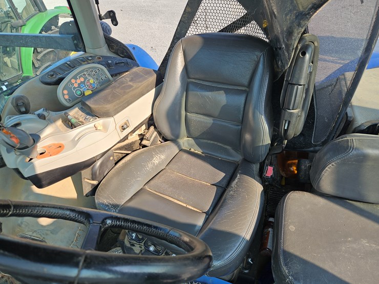 2015-new-holland-t8.410-image-8