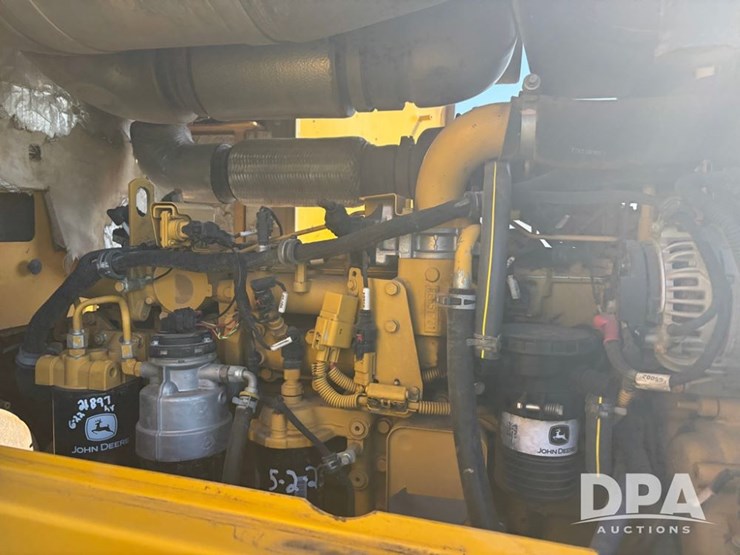 2015-deere-624k-image-28