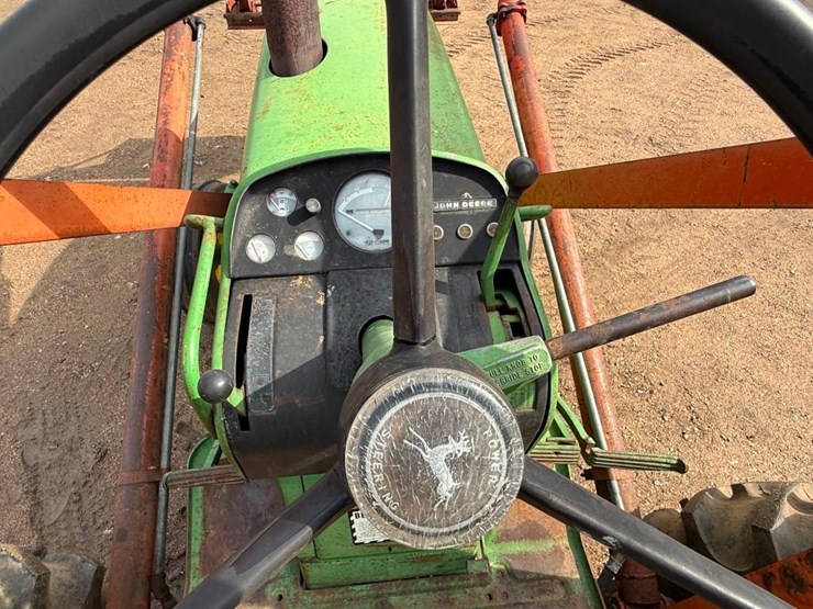 john-deere-3020-image-17
