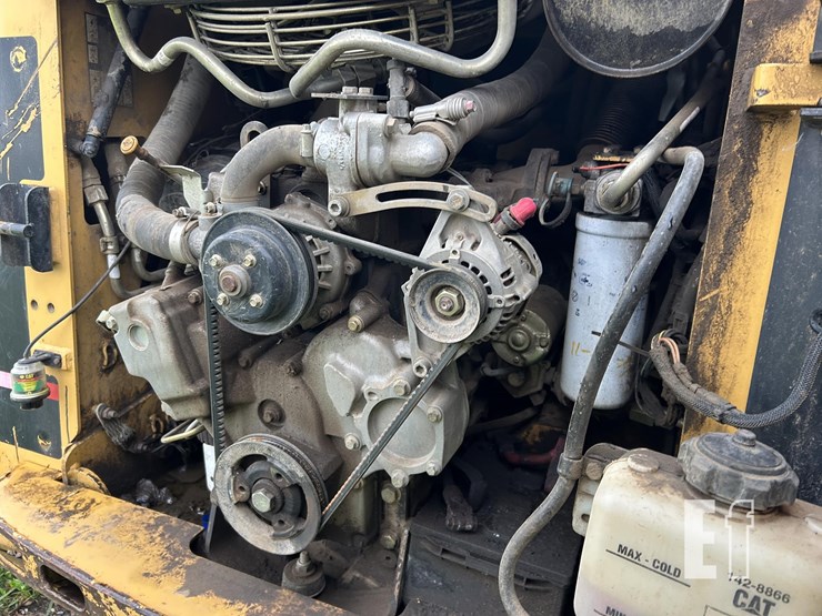 caterpillar-242-image-18