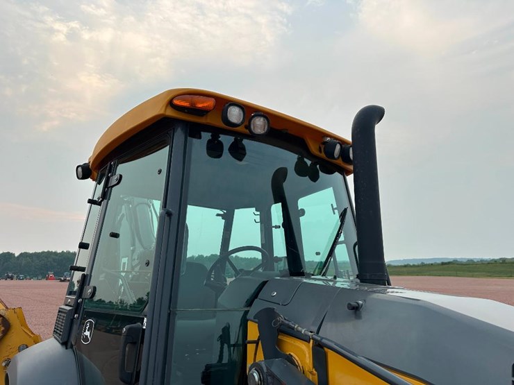 2018-deere-310sl-image-13