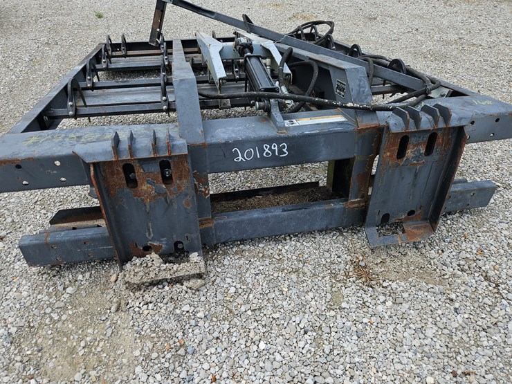 #201893-•-hoelscher-100-bale-claw-image-2