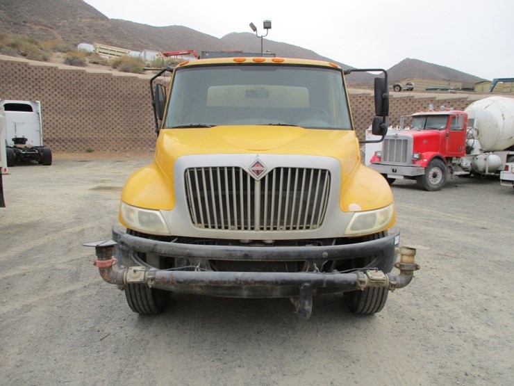 2013-international-durastar-4300-image-2