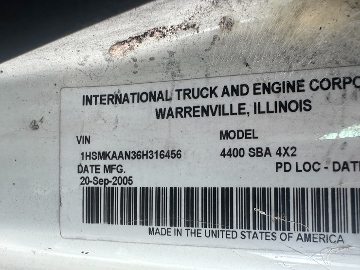 2006-international-durastar-4400-image-68