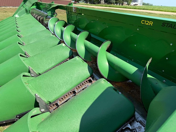 2021-john-deere-c12r-image-51