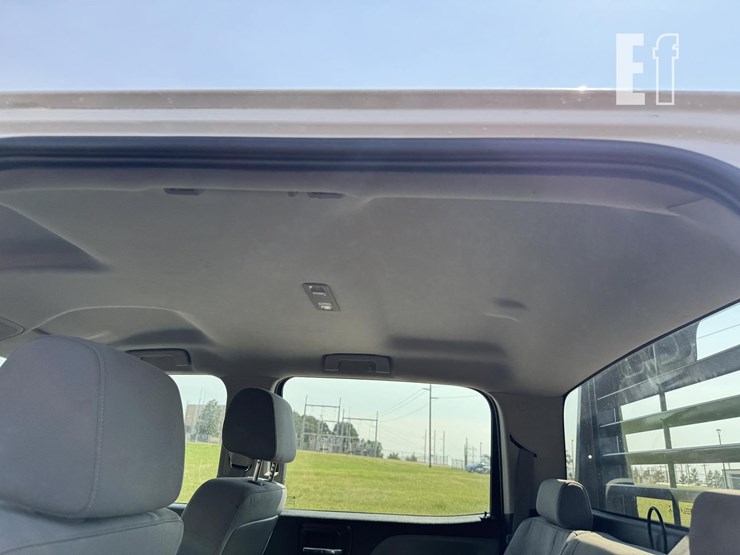 2015-chevrolet-3500hd-image-27