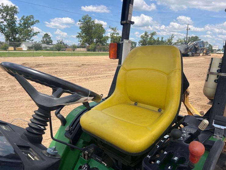 john-deere-4100-image-25