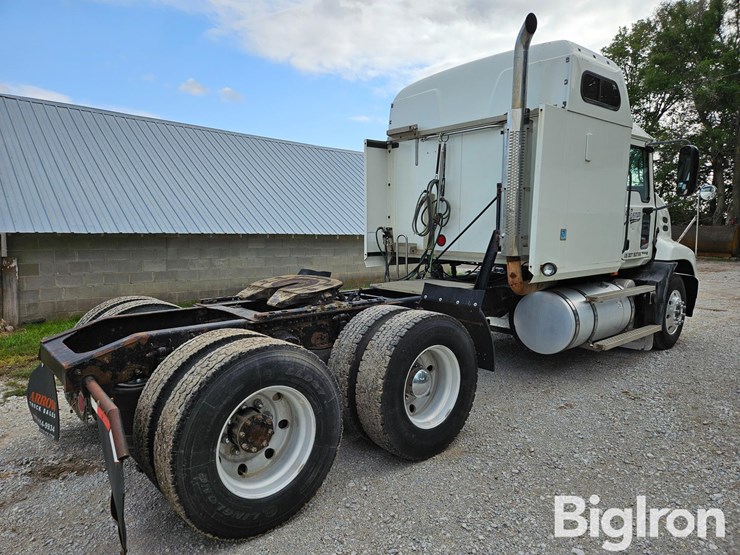 2006-mack-vision-cxn613-image-5