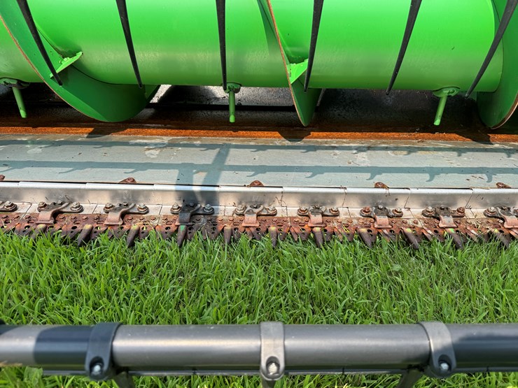2019-john-deere-635f-image-11