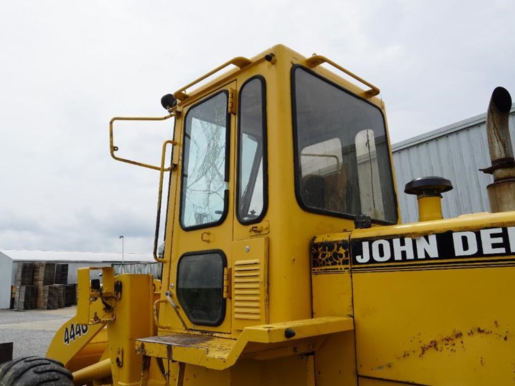 deere-444g-image-24