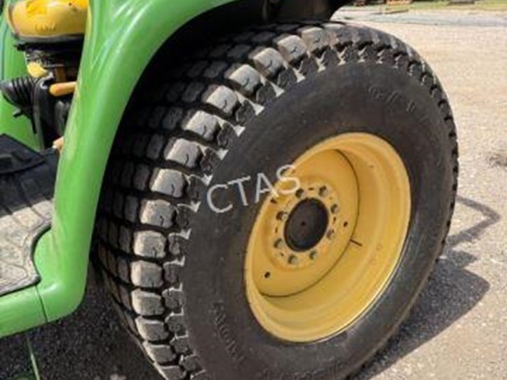 john-deere-3520-image-12
