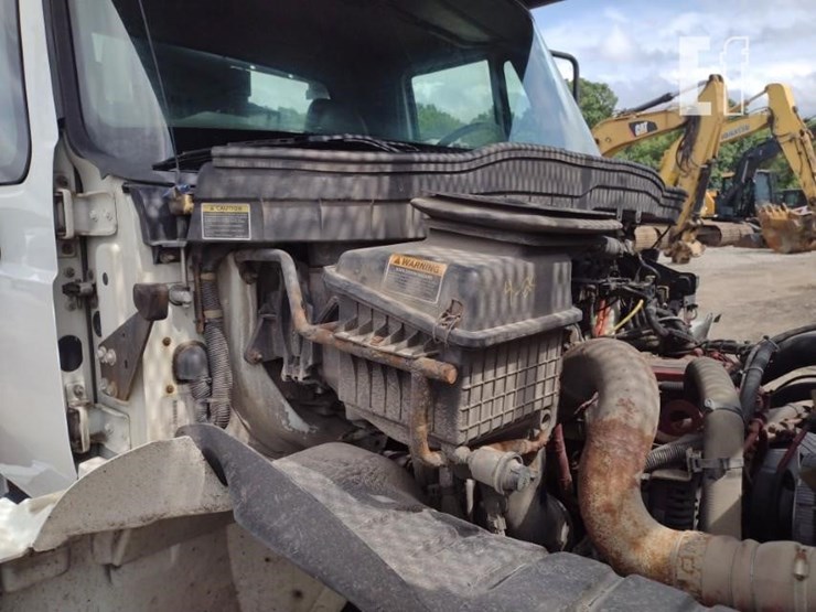 2017-international-durastar-4300-image-18
