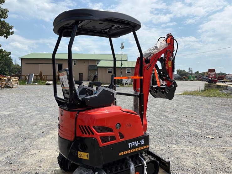 tpm-16-mini-excavator-image-4