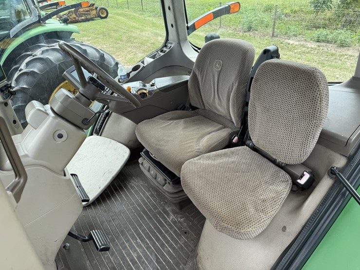 2014-john-deere-8270r-image-15