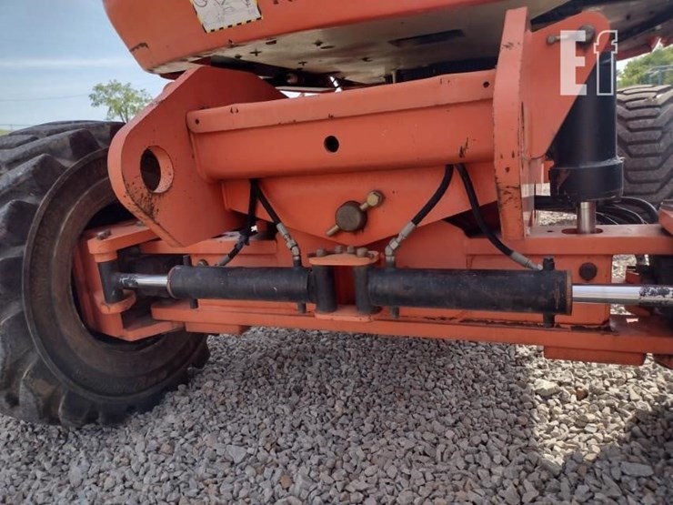 2009-jlg-800a-image-21