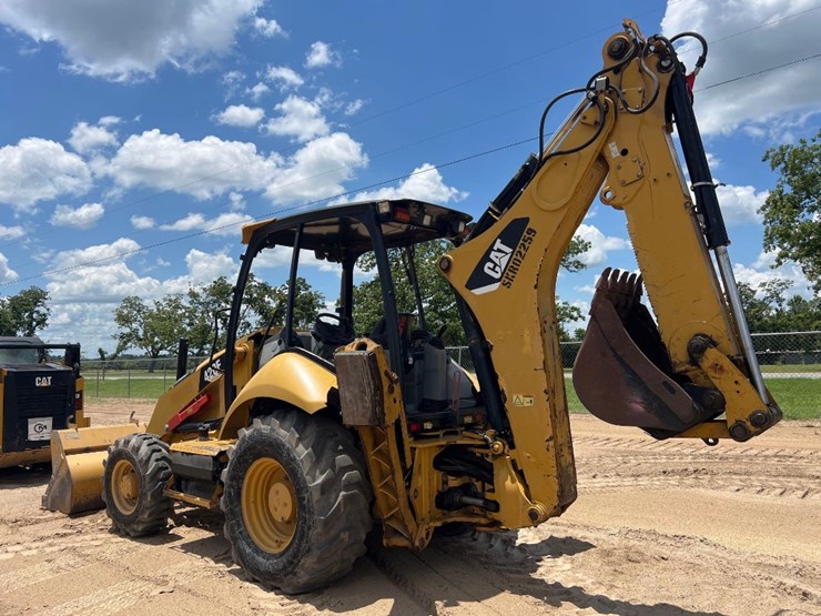 2013-caterpillar-420f-image-2