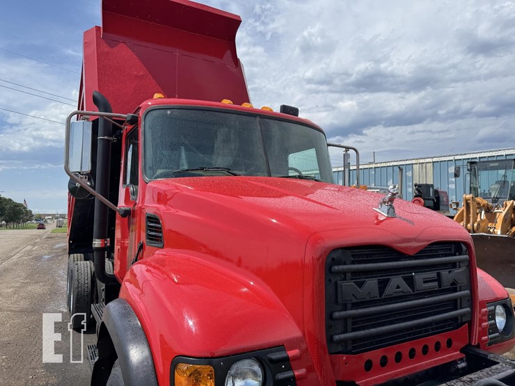 2004-mack-granite-cv713-image-17