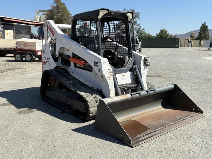 2019-bobcat-t740-image-2