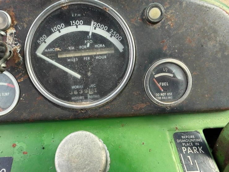 john-deere-4010-image-19