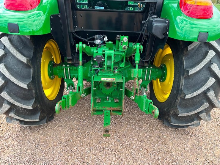 2020-john-deere-5075e-image-26