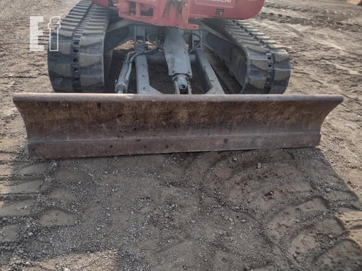 2018-takeuchi-tb260-image-22