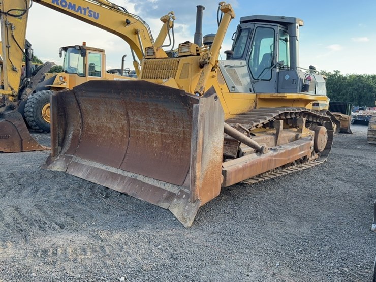 2005-komatsu-d155ax-5-image-1