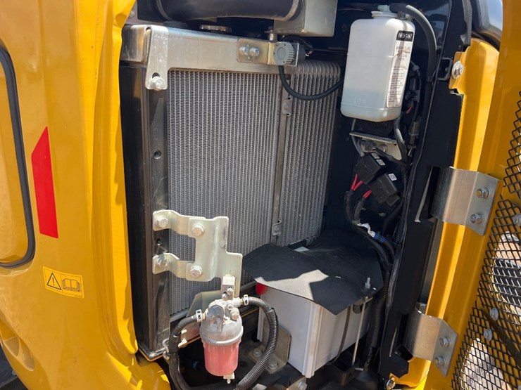 2023-deere-30g-image-18