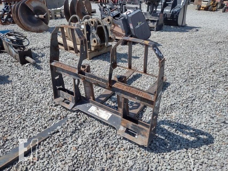 bobcat-48-in-pallet-forks-image-1