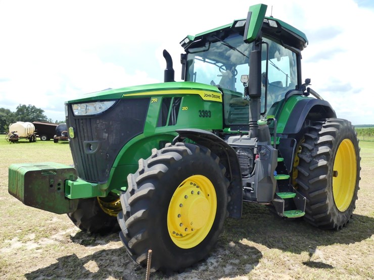 2020-john-deere-7r-210-image-2