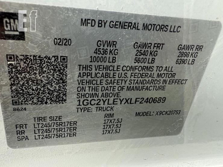 2020-chevrolet-2500hd-image-14