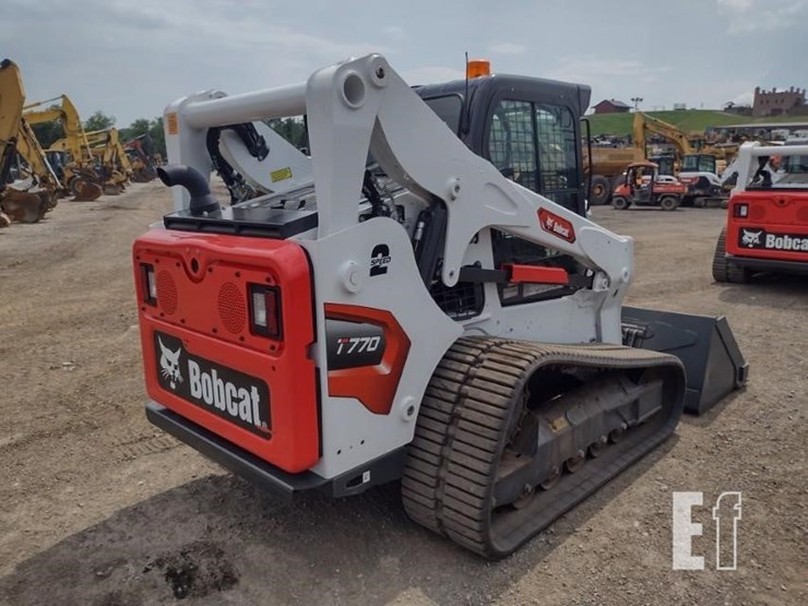2023-bobcat-t770-image-42