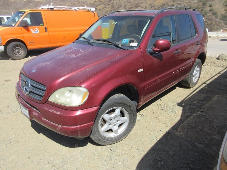 2001-mercedes-benz-ml320-image-1