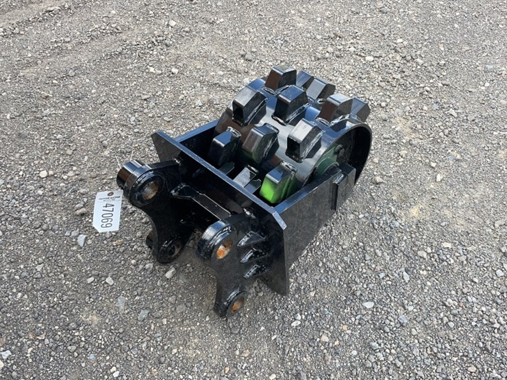 2013-caterpillar-307-image-3