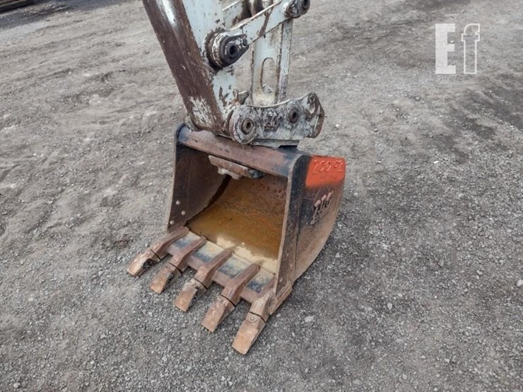 2018-takeuchi-tb260-image-20