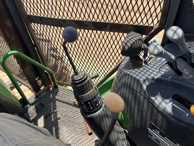 2004-john-deere-5320-image-23