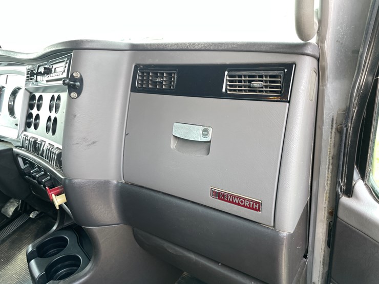 2012-kenworth-t800-image-94