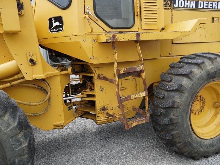 deere-444g-image-46
