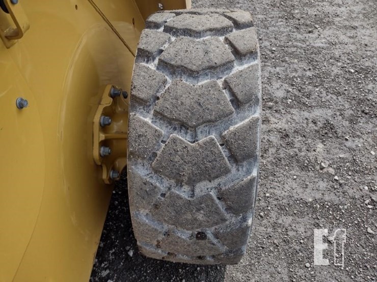 2018-caterpillar-246d-image-22