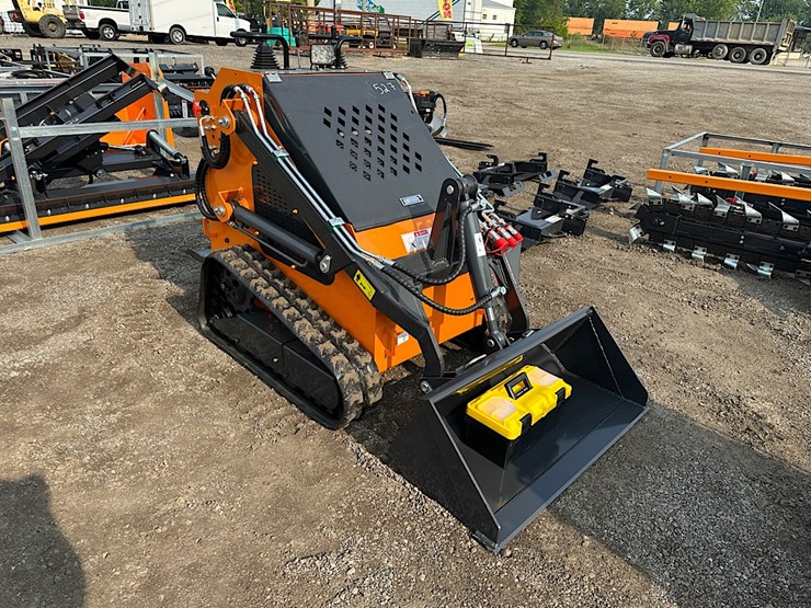 landhero-ldh-t460-mini-skid-steer-image-2