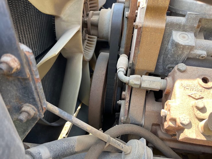 1998-freightliner-fl70-image-15