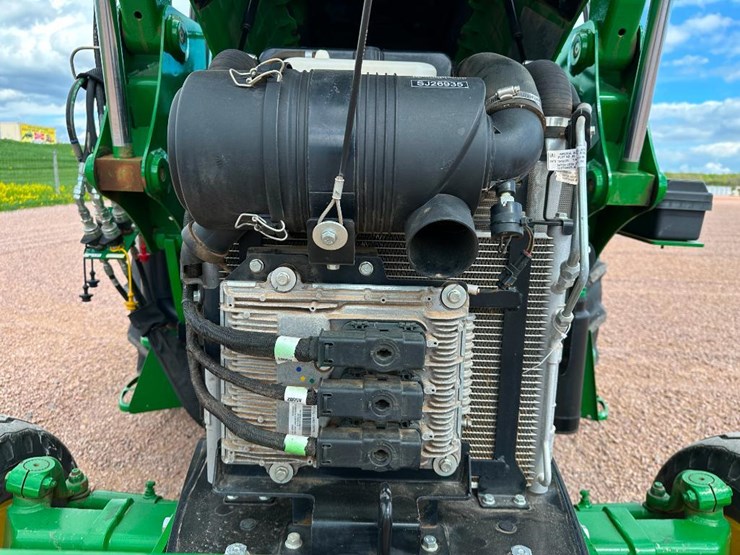 2020-john-deere-5075e-image-46