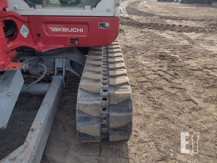 2018-takeuchi-tb260-image-36