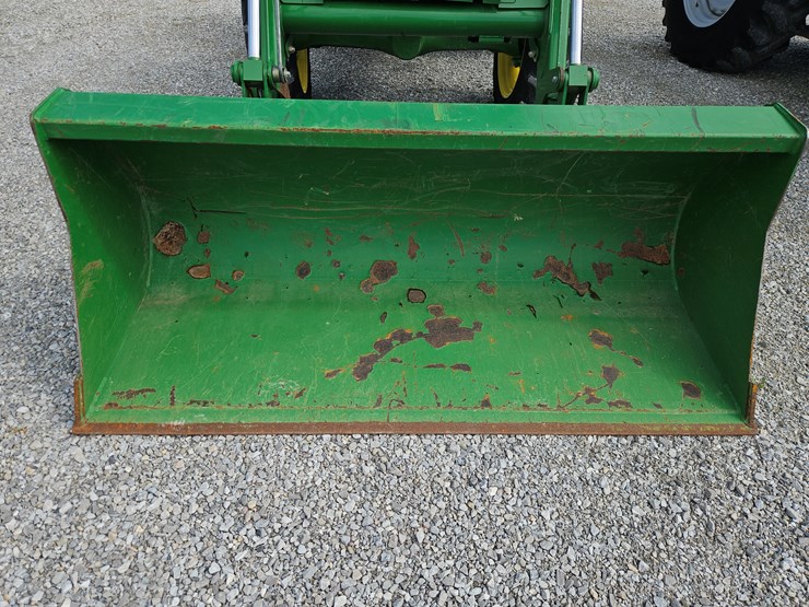 2015-john-deere-5075e-image-3