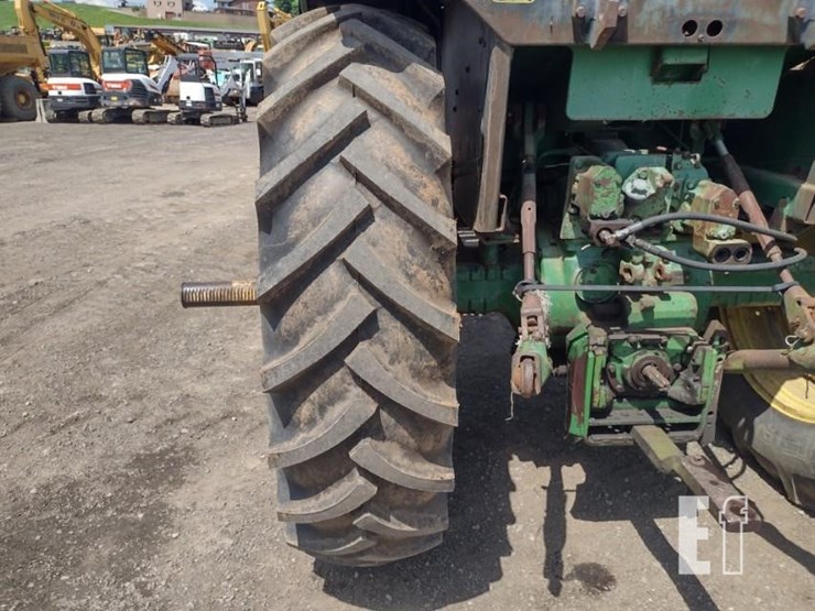 john-deere-4240-image-21