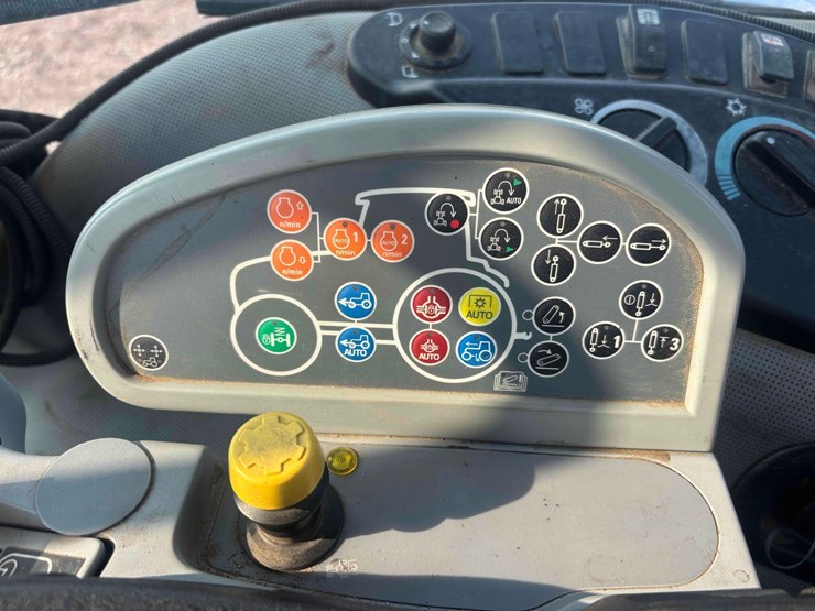 2012-new-holland-t8.360-image-39