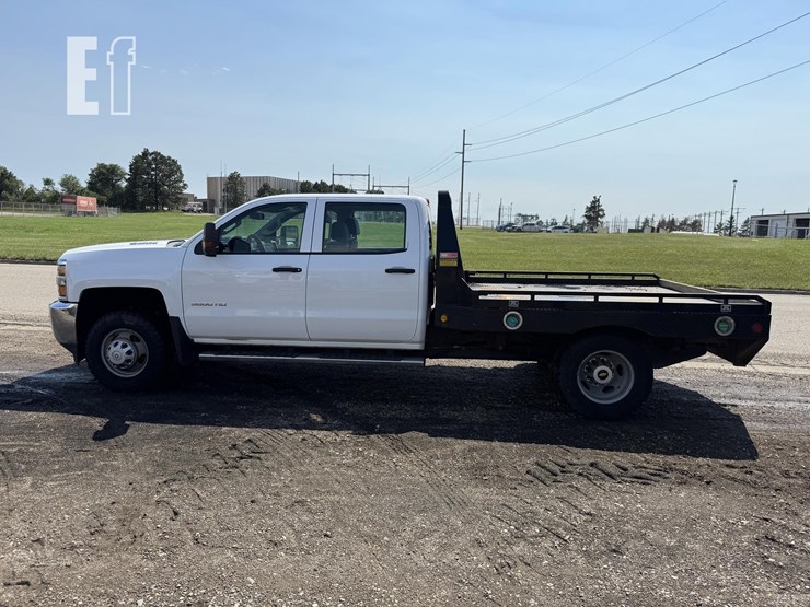 2015-chevrolet-3500hd-image-9