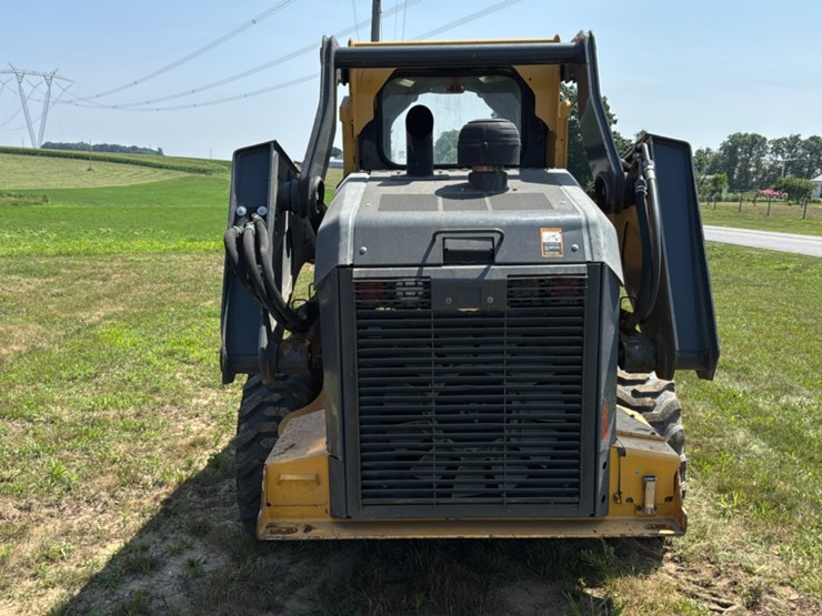 2019-deere-330g-image-4