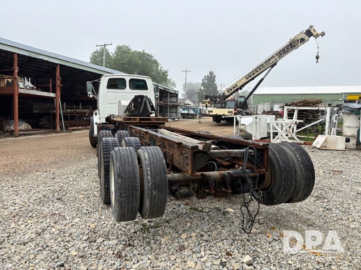 2001-sterling-truck-(dr11851-unit-9459)-image-17
